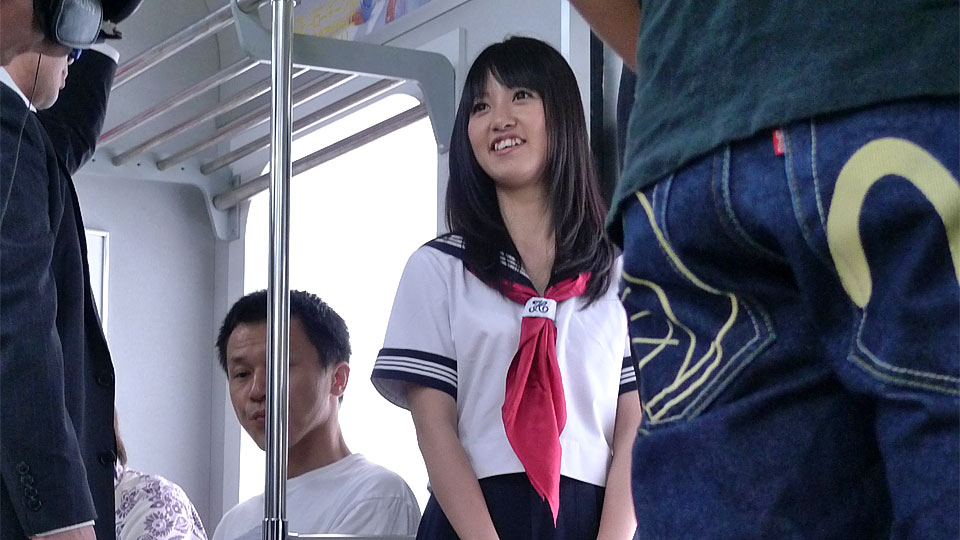 Pretty Asian XXX schoolgirl likes sex in train | AsianXXX.Tv
